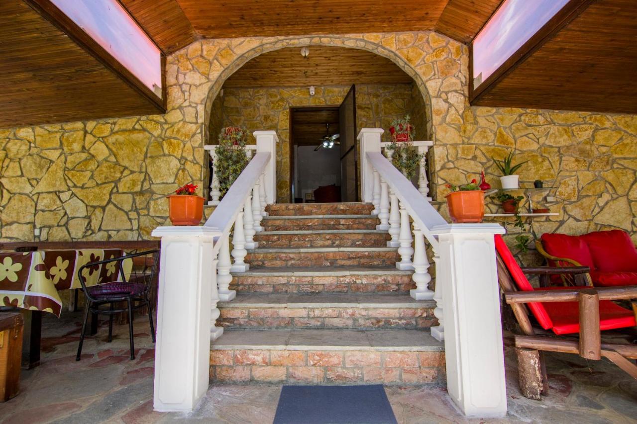 Villa Touzla Ofrínion Exterior foto